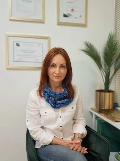 Psychoterapia dzieci i młodzieży Wsparcie dla rodziców Konsultacje online Choreoterapia Warsztaty rozwojowe Monika Kwiecińska